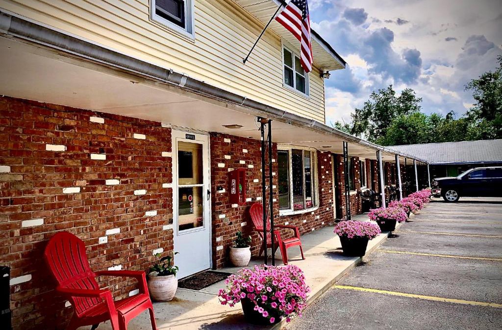 Sussex Hotel | Rolling Hills Motel