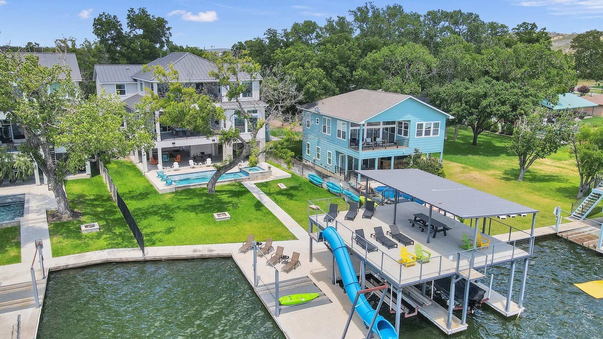 Kingsland House | Rolling Waves Haven | Concierge Services Available