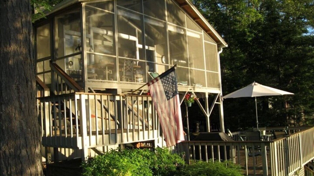 Fair Haven House | Romance, and Relax as You Rejuvenate at Our Lake House Retreat