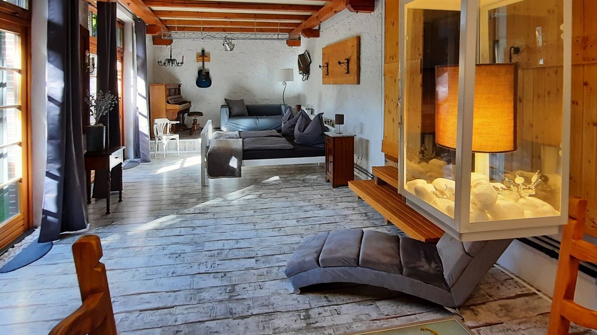 Zeuthen Apartment | Romance by the lake - near Berlin. Unusual and dreamy with terrace for two