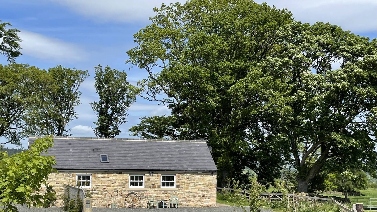 Hexham Cottage | Romantic 1 bedroom Rural Retreat with spectacular views across Northumberland