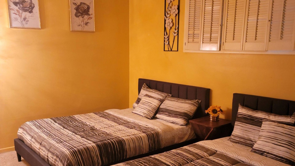 Norma Triangle Apartment | Romantic 1br-1b Beverly Hills Apt