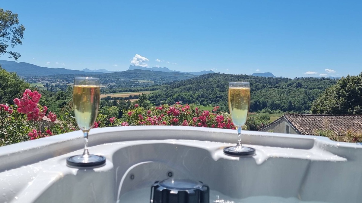 Etoile-sur-Rhone House | Romantic 2* getaway with private Jacuzzi and breathtaking views