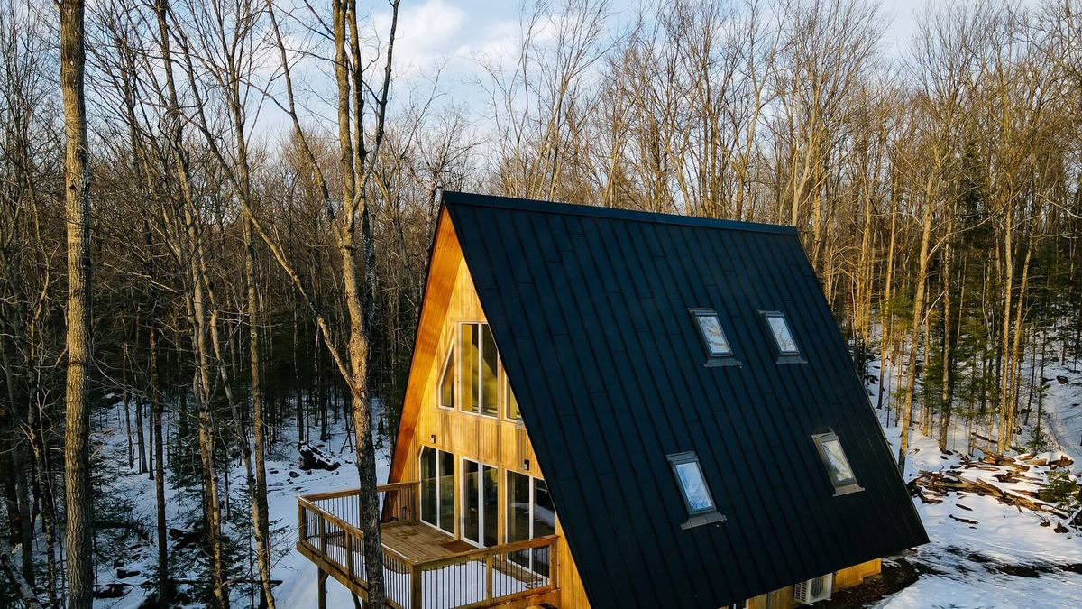 Haliburton Ski Chalet | Romantic and Cozy A Frame Chalet in the woods - Relax, Recharge, Renew