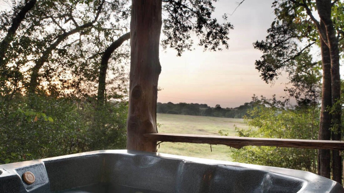 Brenham Cabin | Romantic and Private Spa Cabin with Hot Tub at Scenic Hill Retreat