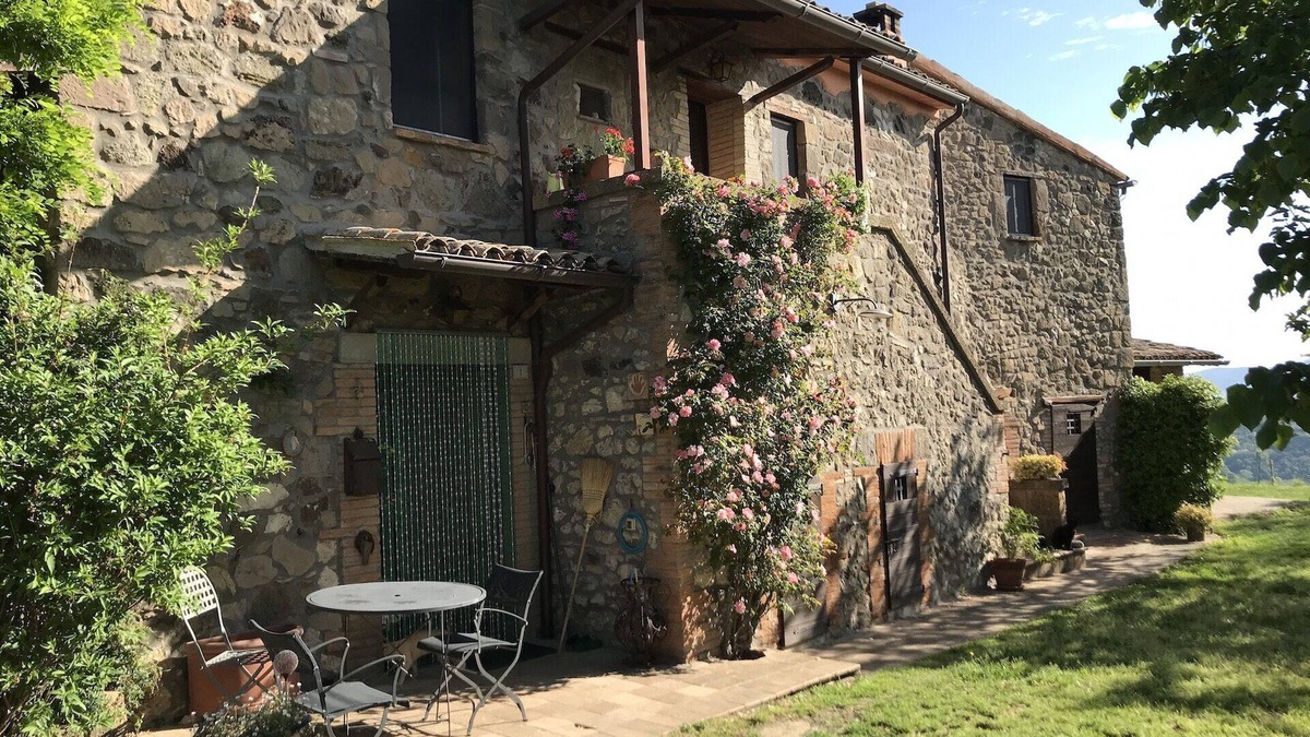 Civitella d'Agliano House | Romantic apartment with a view over the Tiber Valley