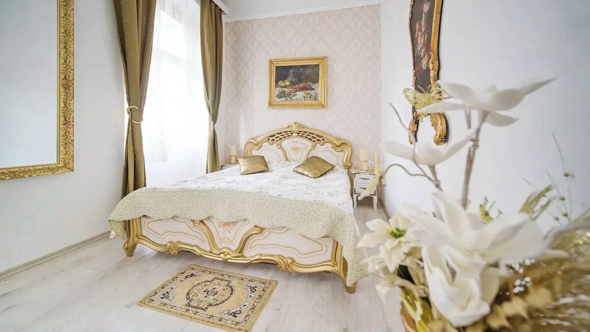 Cesky Krumlov Apartment | Romantic apartment under the tower