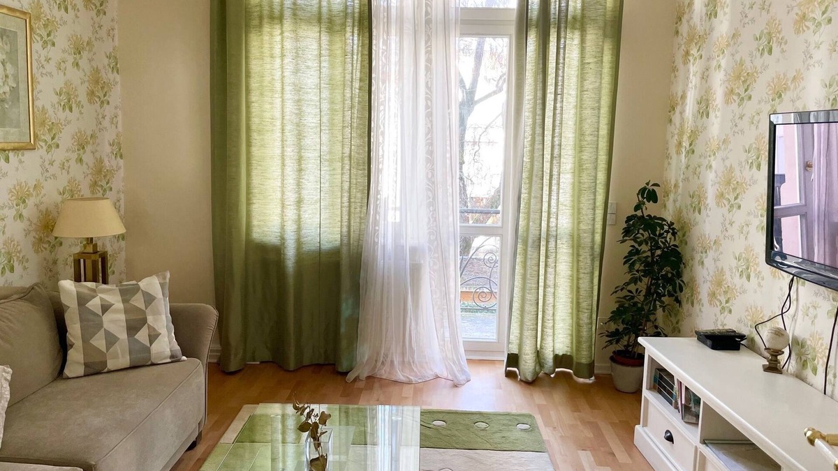 Baden-Baden Apartment | Romantic Apartment with Balcony, quiet central street near Lichtentaler Allee