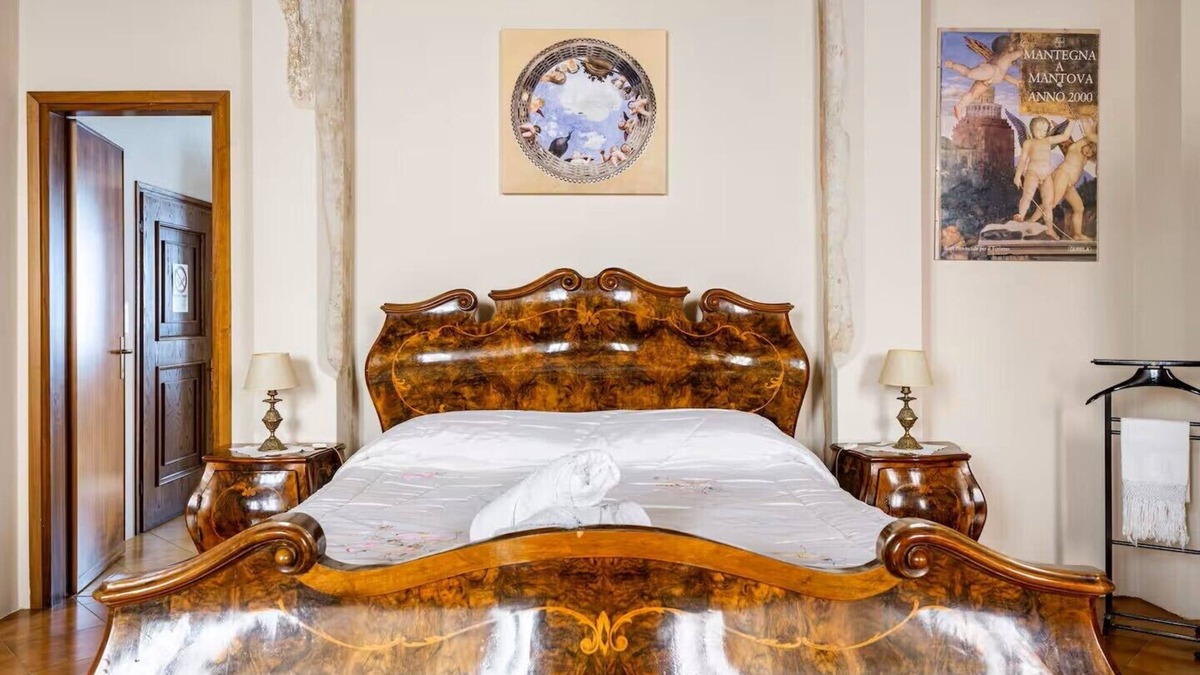 Old Town Apartment | Romantic apartment in the heart of the historic center, free wi-fi