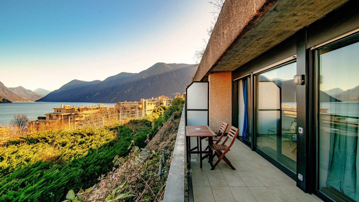 Paradiso Apartment | Romantic Apartment overlooking the Gulf of Lugano - PARADISE