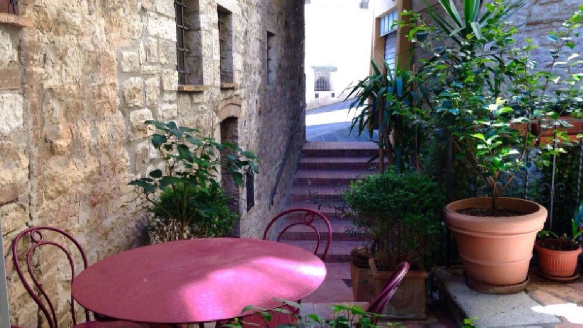 Todi Apartment | Romantic apartment with outdoor