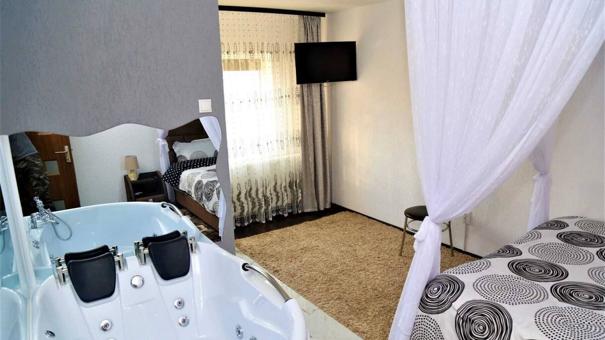 Curtea De Arges Apartment | Romantic appartment for your trip to Romania