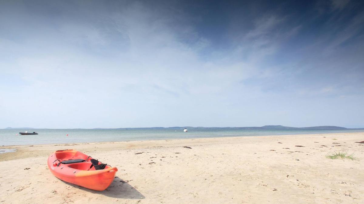 Gigha Ski Chalet | Romantic Beach Front CaraPod with Hot Tub - Kintyre