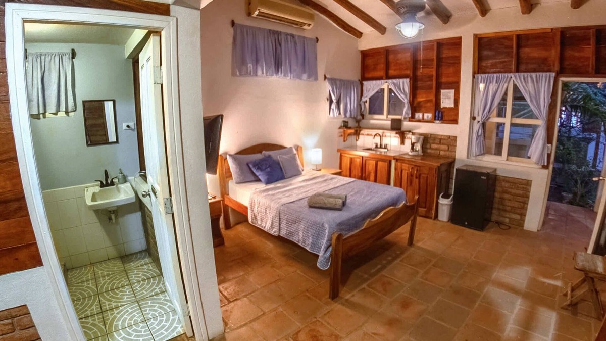 Pochomil House | Romantic Beachfront Casita w/Pool - AC - Sleeps 4