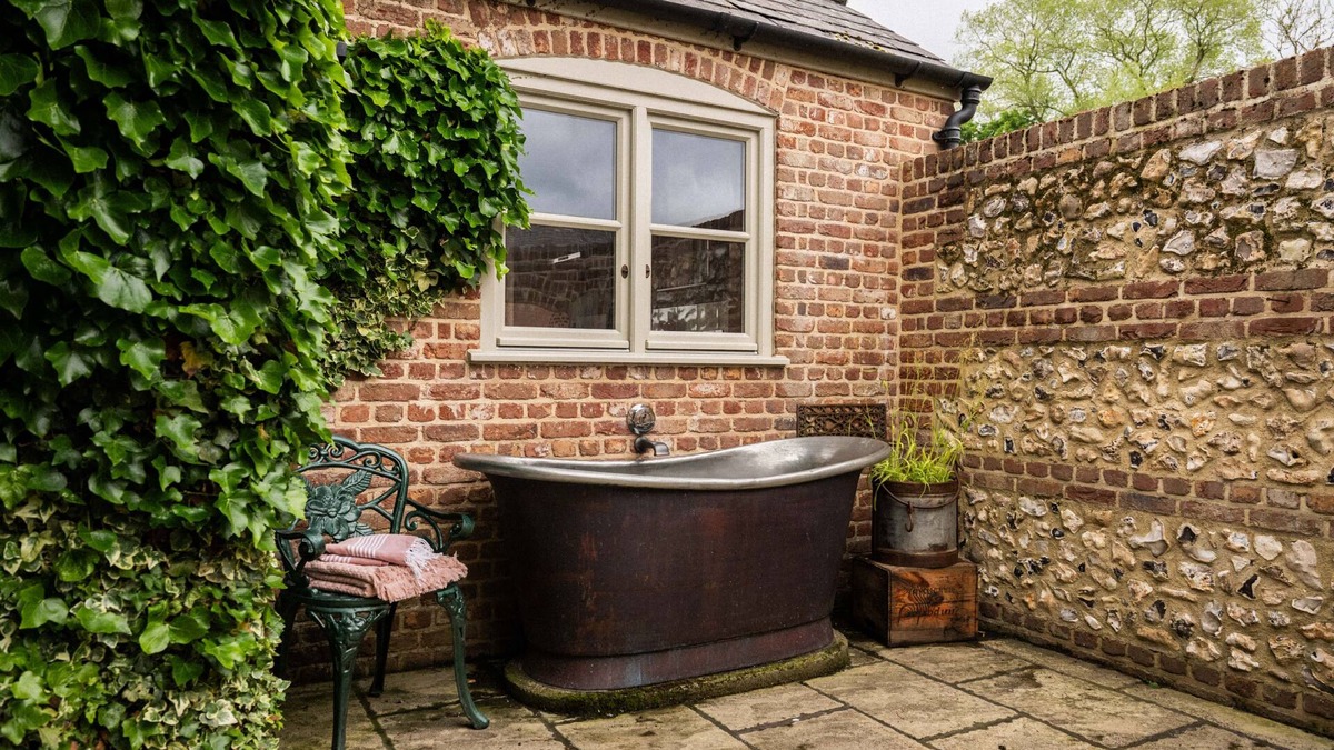 Tarrant Launceston Cottage | Romantic bolthole for two with indoor swimming pool and sauna in Dorset