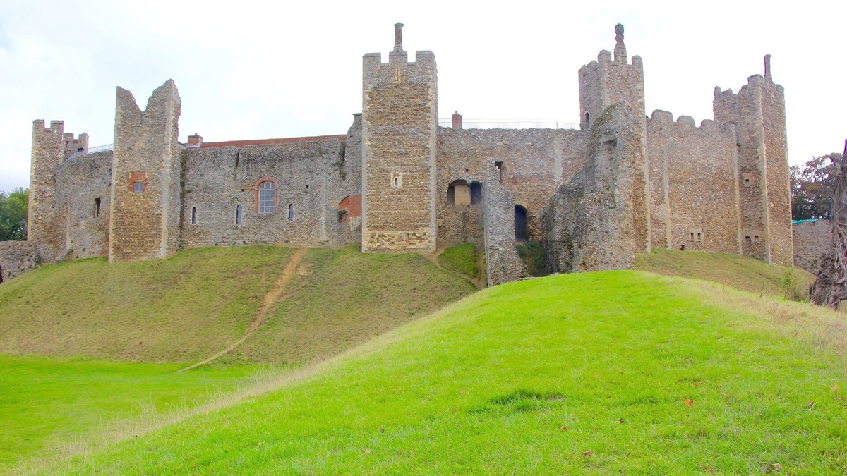 Framlingham Cottage | Romantic* Castle on the Hill Cottage *Framlingham