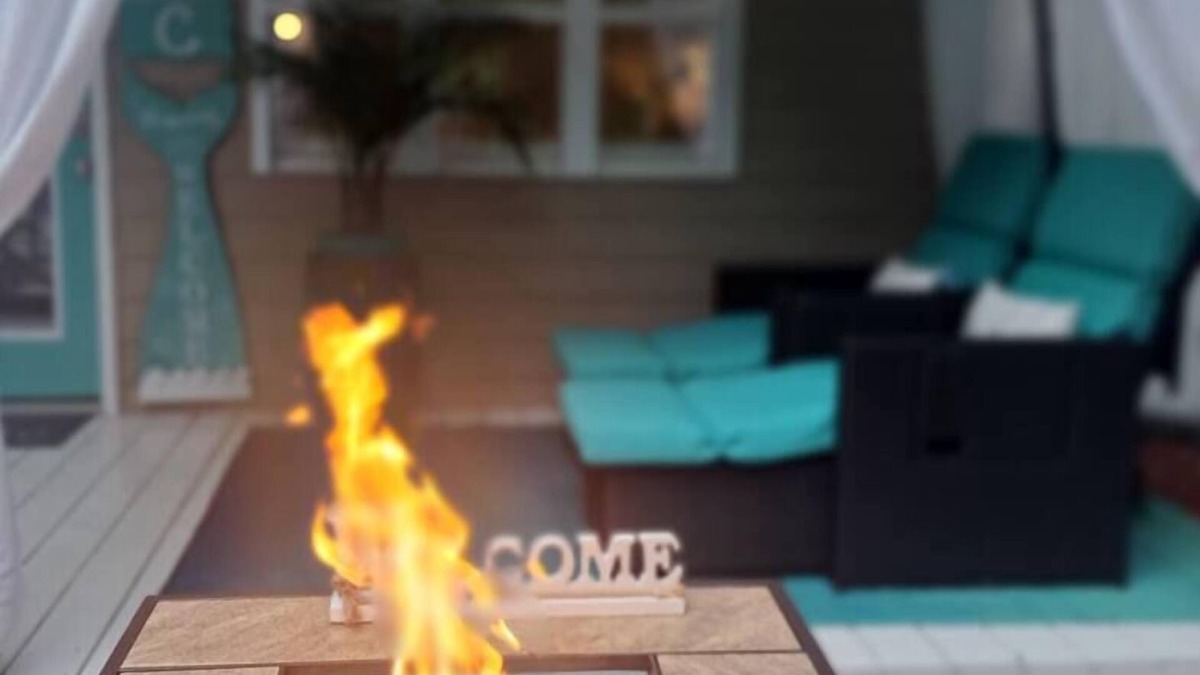 Emerald Isle Apartment | Romantic Celebrations Meet the Beach! [Suite Paradise]