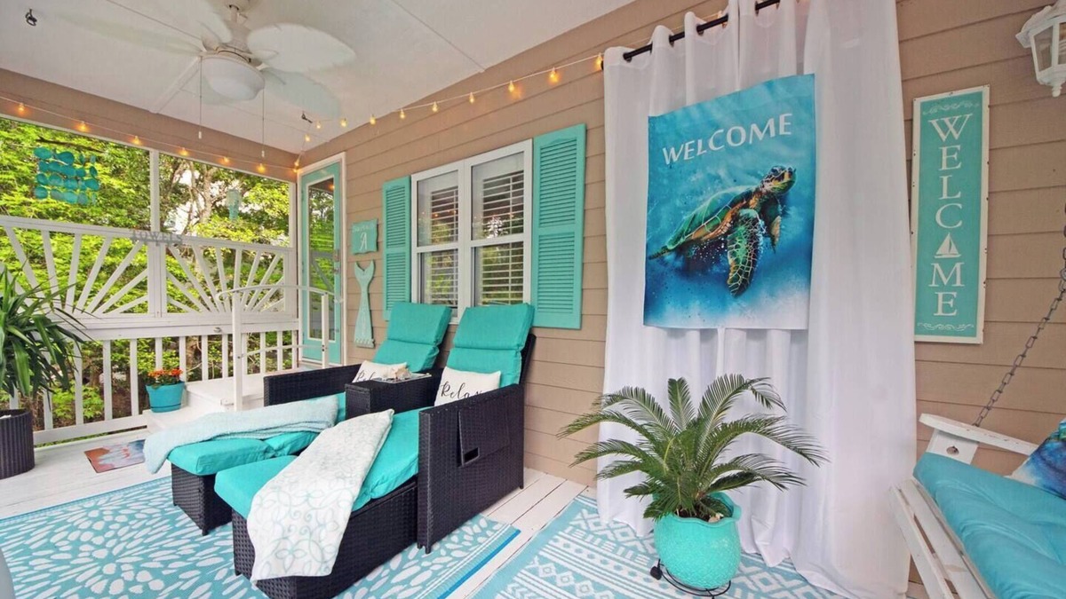 Emerald Isle Apartment | Romantic Celebrations Meet the Beach! [Suite Escape]