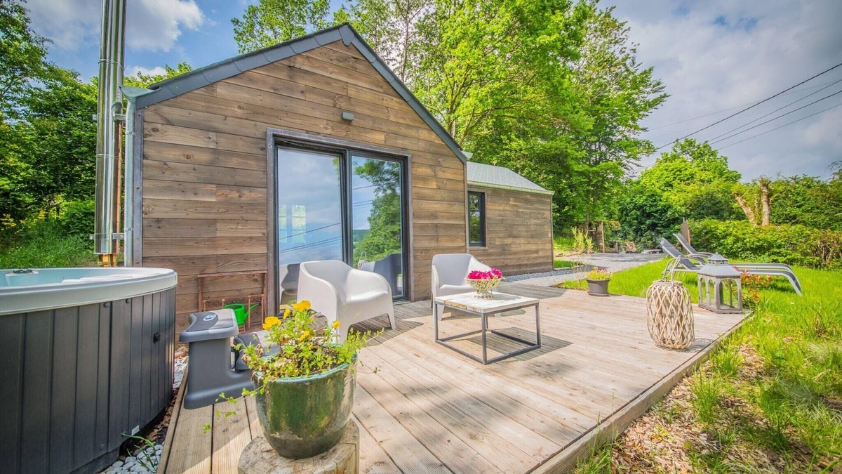 Ferrieres Cottage | Romantic Chalet in Ferrières with Hot Tub