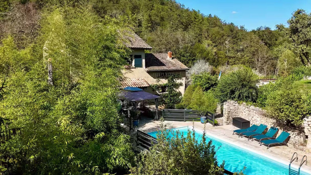 Gavaudun Bed & Breakfast | Romantic charm" room in the Périgord countryside (breakfast included)
