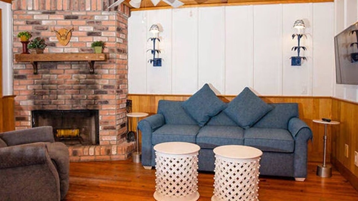 Captiva Hotel | Romantic Coastal Retreat! 1BR Cottage w/Beach View | Onsite Pools | Parking