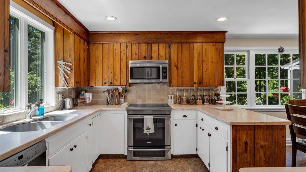 Madison House | Romantic colonial in beach town situated on park-like private 8 acres with pool.