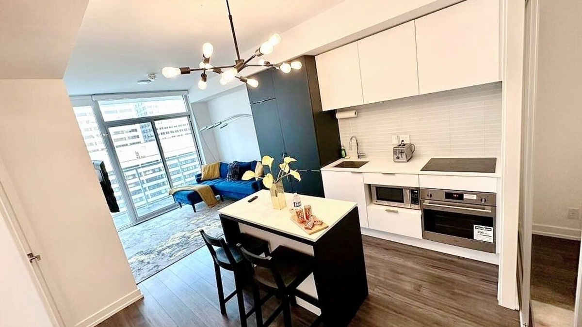 Lawrence Park South Condo | Romantic condo in a vibrant neighborhood, steps to all necessities/Big city life