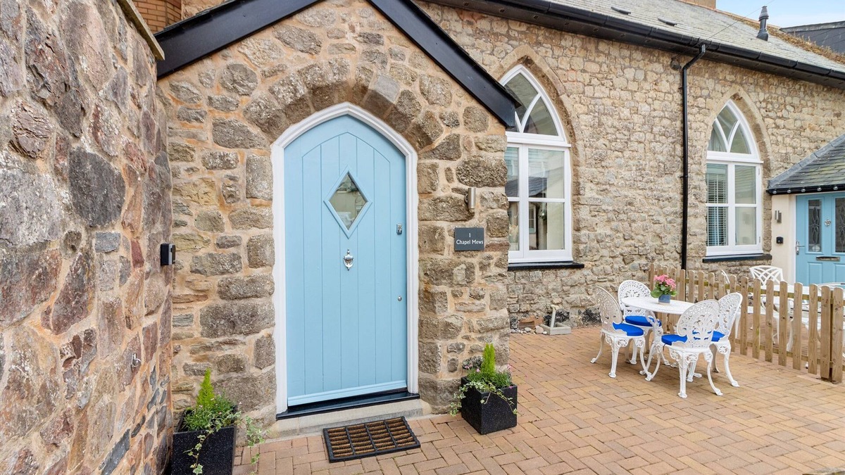 Sidmouth Cottage | Romantic Cosy Seaside Cottage in Central Sidmouth With Free Parking
