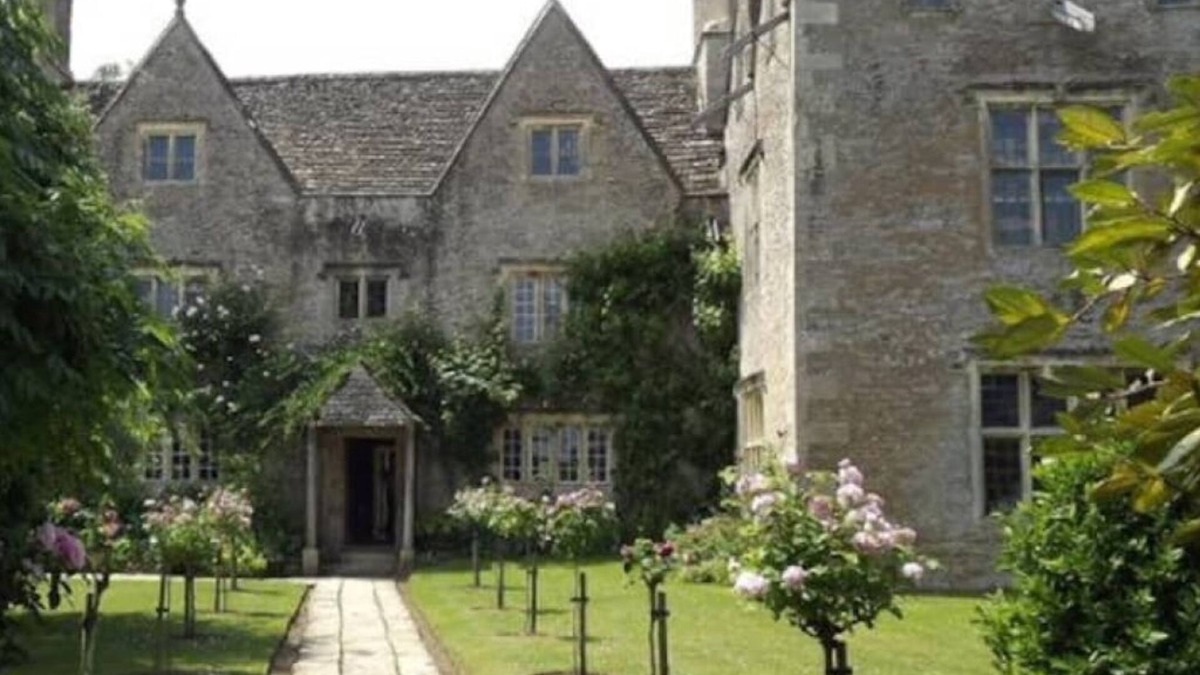 Littleworth House | Romantic Cotswold Retreat with parking