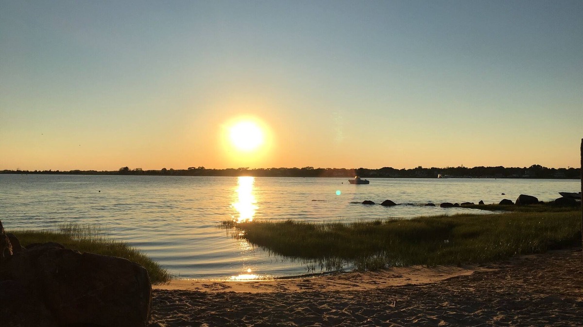 Clinton Cottage | Romantic Cottage by the Sea, steps to private beach, sleeps 2!