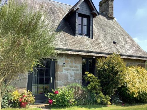Saint-Germain-de-Tallevende-la-Lande-Vaumont House | Romantic Cottage