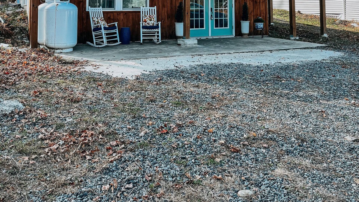 Cranesville Cottage | Romantic Cottage w/ Private Lake Access