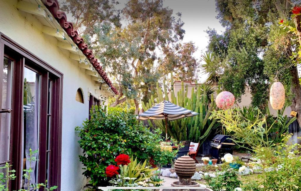 Atwater Village House | Romantic cottage with amazing garden