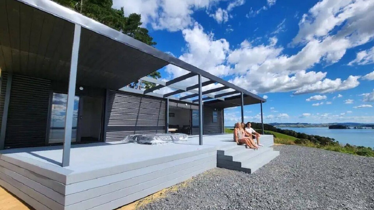Waerenga Cabin | Romantic Countryside Cabin with Magnificent Lake Views