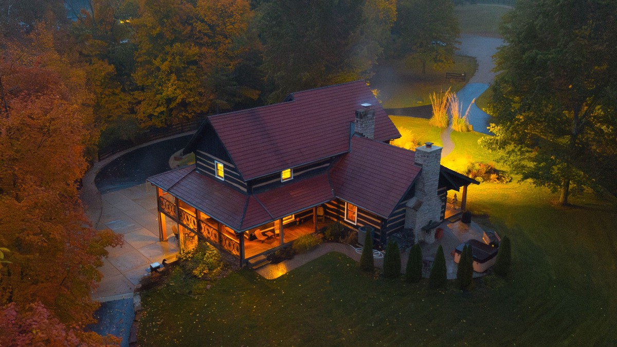 Lancaster Bed & Breakfast | Romantic, Cozy Bed & Breakfast with Spa, Private Bed and Bath!