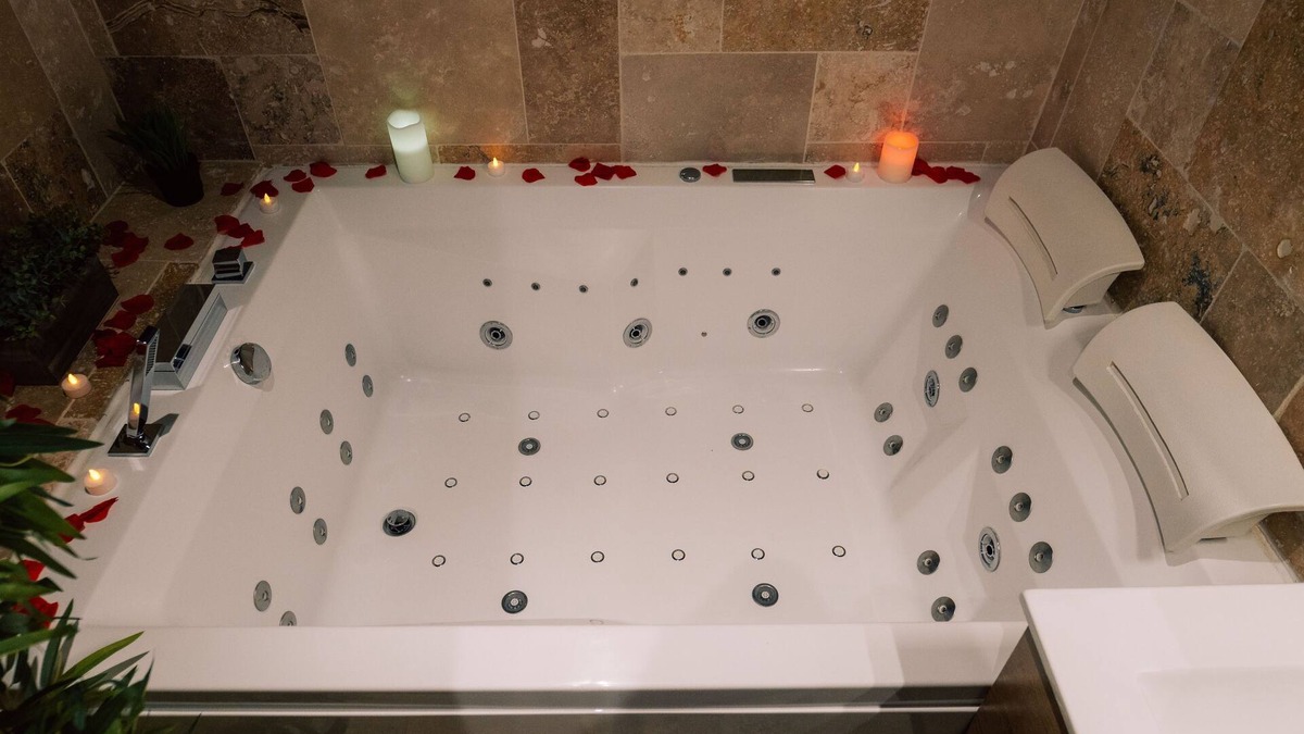 Saint-Etienne Apartment | Romantic escape & spa