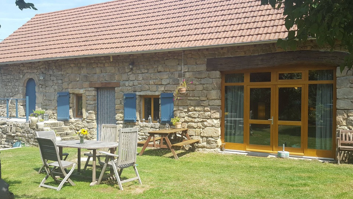 Donzy-le-National House | Romantic family holiday home Gentilhomme near Cluny, Taize and Macon!