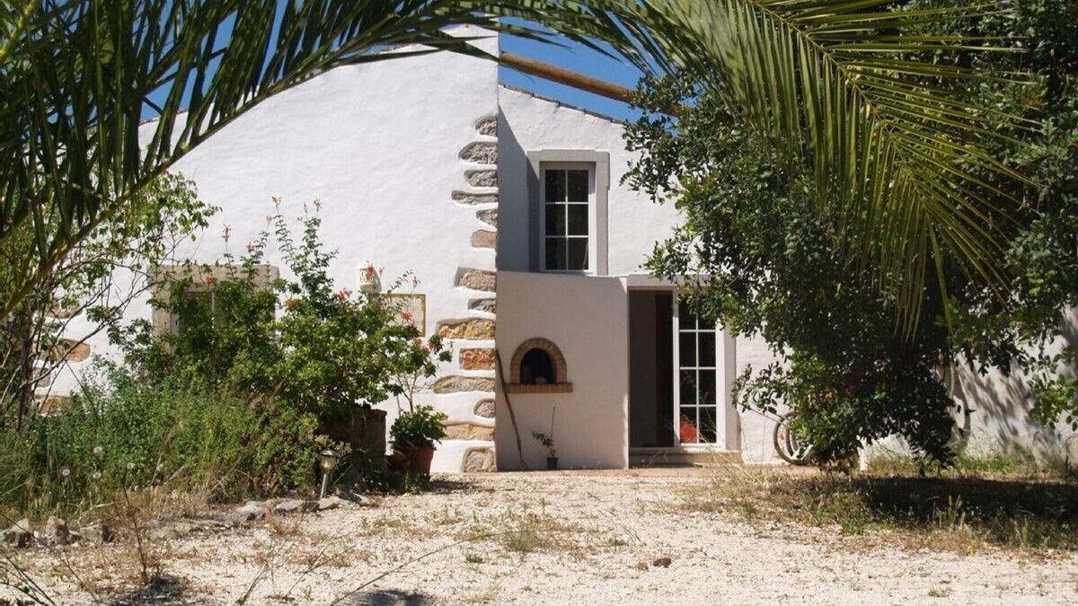 Fonte do Bispo House | Romantic farm house with great garden