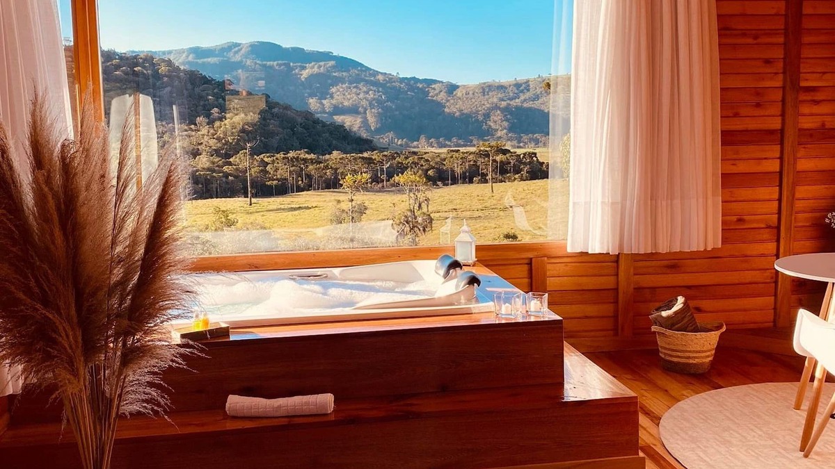 Rancho Queimado Ski Chalet | Romantic Getaway with Jacuzzi and Breakfast in Rancho Queimado