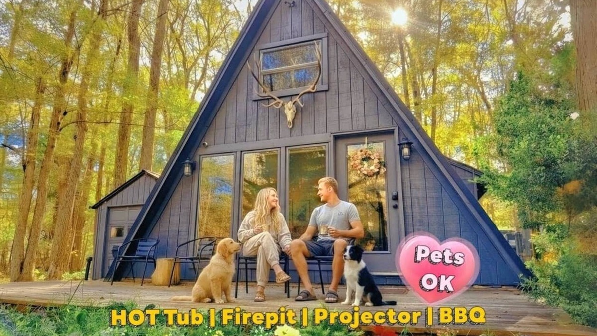 Tobyhanna House | Romantic Getaway @ Antler A Frame I Pet Friendly I Hot Tub I Projector I Firepit