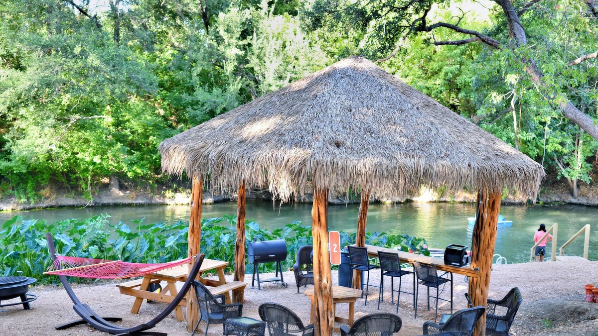 Sutherland Springs Cabin | Romantic Getaway Cabin on Creek! Relax and unwind surrounded by nature! - RC10