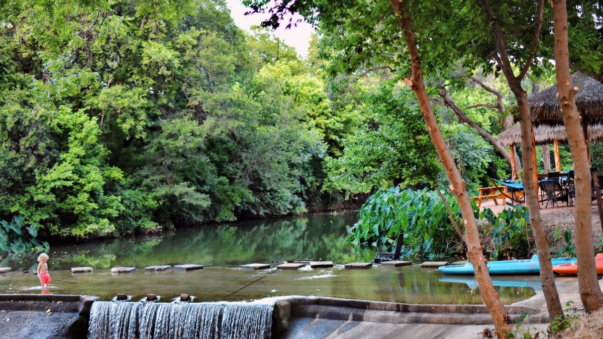 Sutherland Springs Cabin | Romantic Getaway Cabin on Creek! Relax and unwind surrounded by nature! - RC23