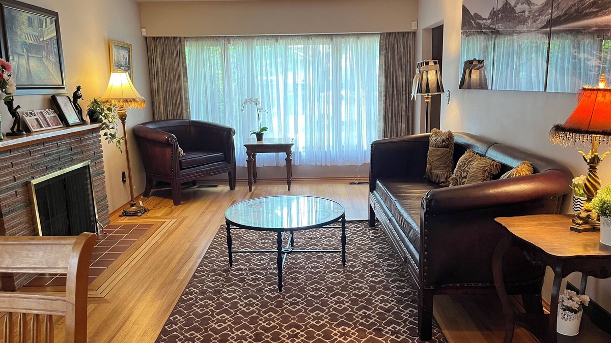 Fraserview House | Romantic Getaway Near the Heart of Vancouver