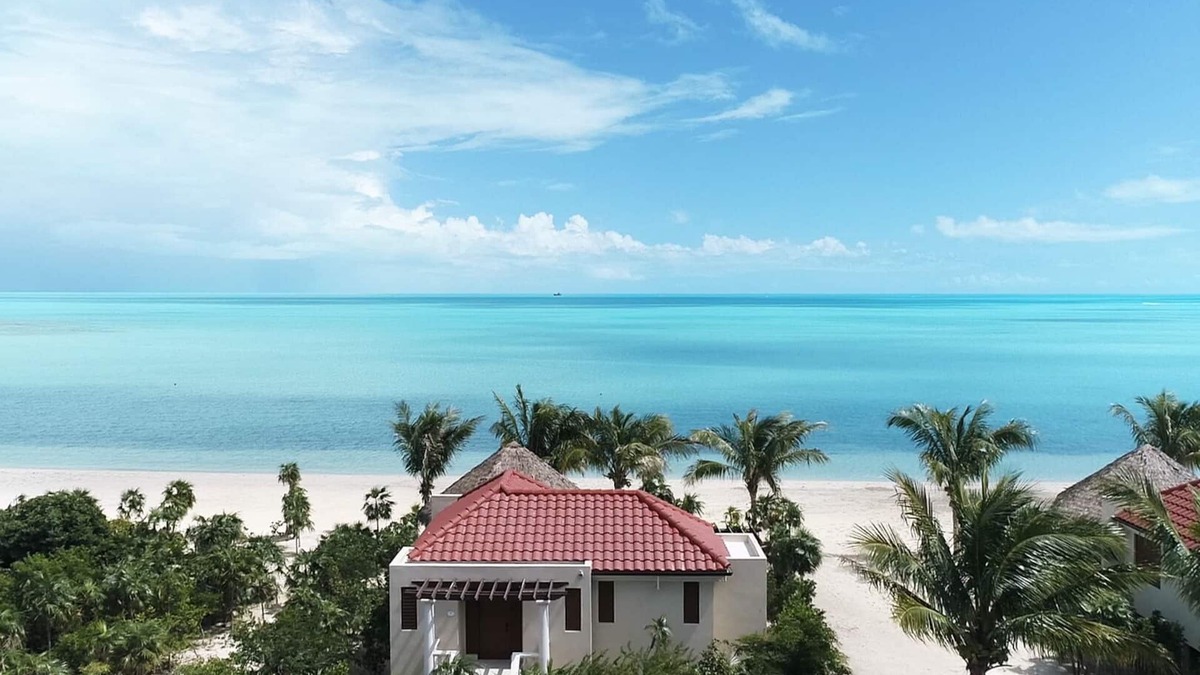 Long Bay House | Romantic Getaway, LOWEST DENSITY on the Island, STAND ALONE BUNGALOWS!