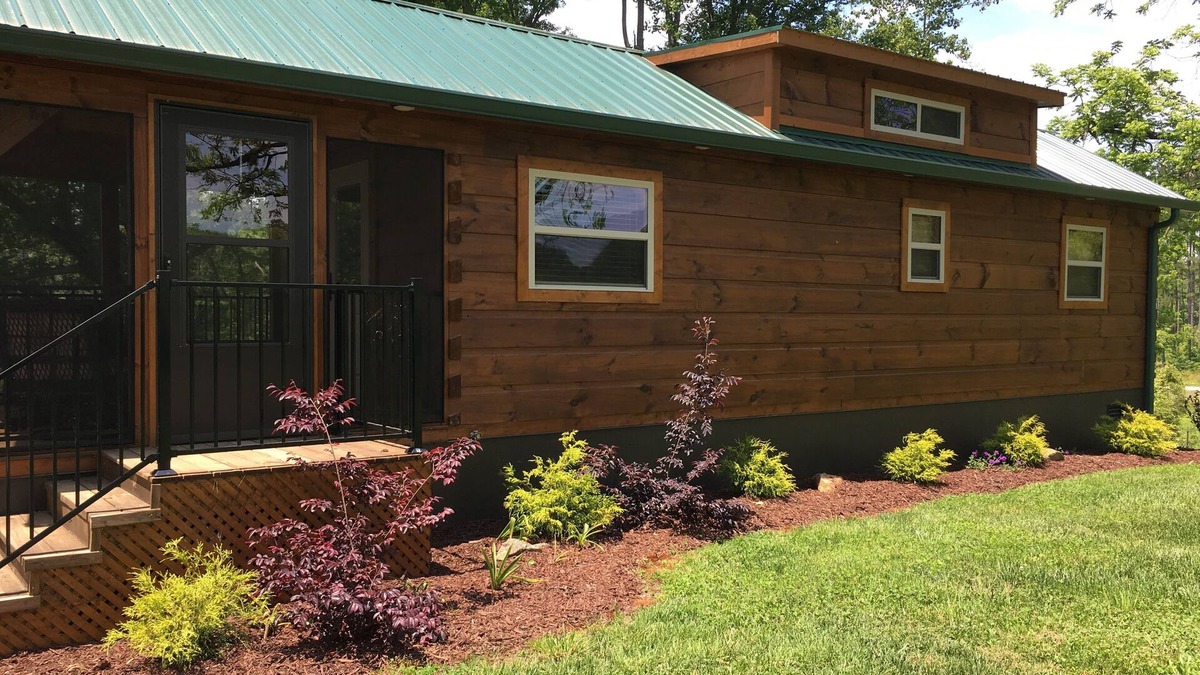 Rutherfordton Cabin | Romantic Getaway! 15 min to Lake Lure/Chimney Rock/45 Min Blue Ridge Parkway