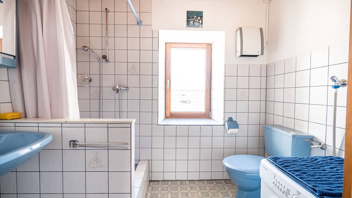 Giubiasco House | Romantic Gioiello in the village center of Loro