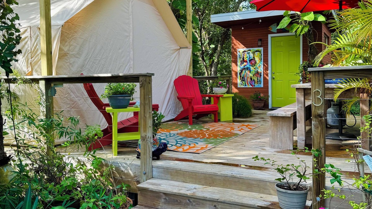 Lutz House | Romantic Glamping Tent/Tiny House Garden Retreat