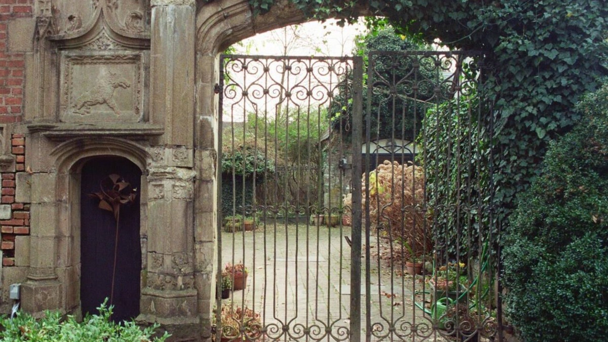 New Hope Cottage | Romantic Gothic Cottage - In Our Little English Village