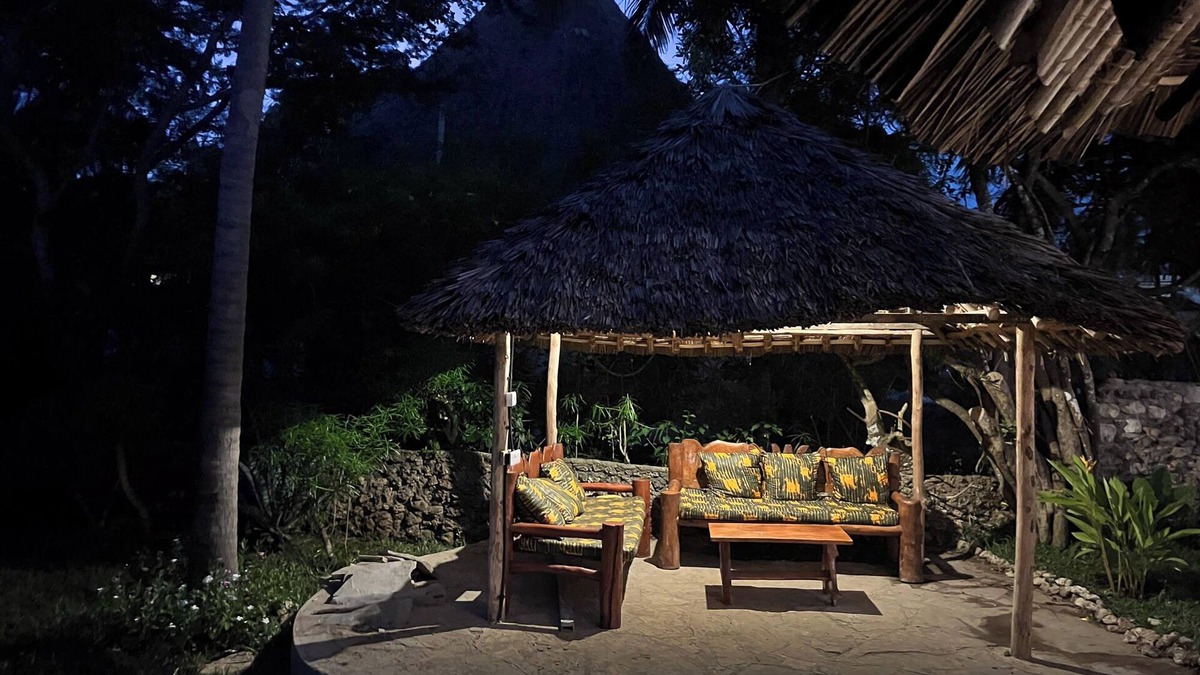 Diani Beach House | Romantic Holiday home with tropical garden and private pool near the beach