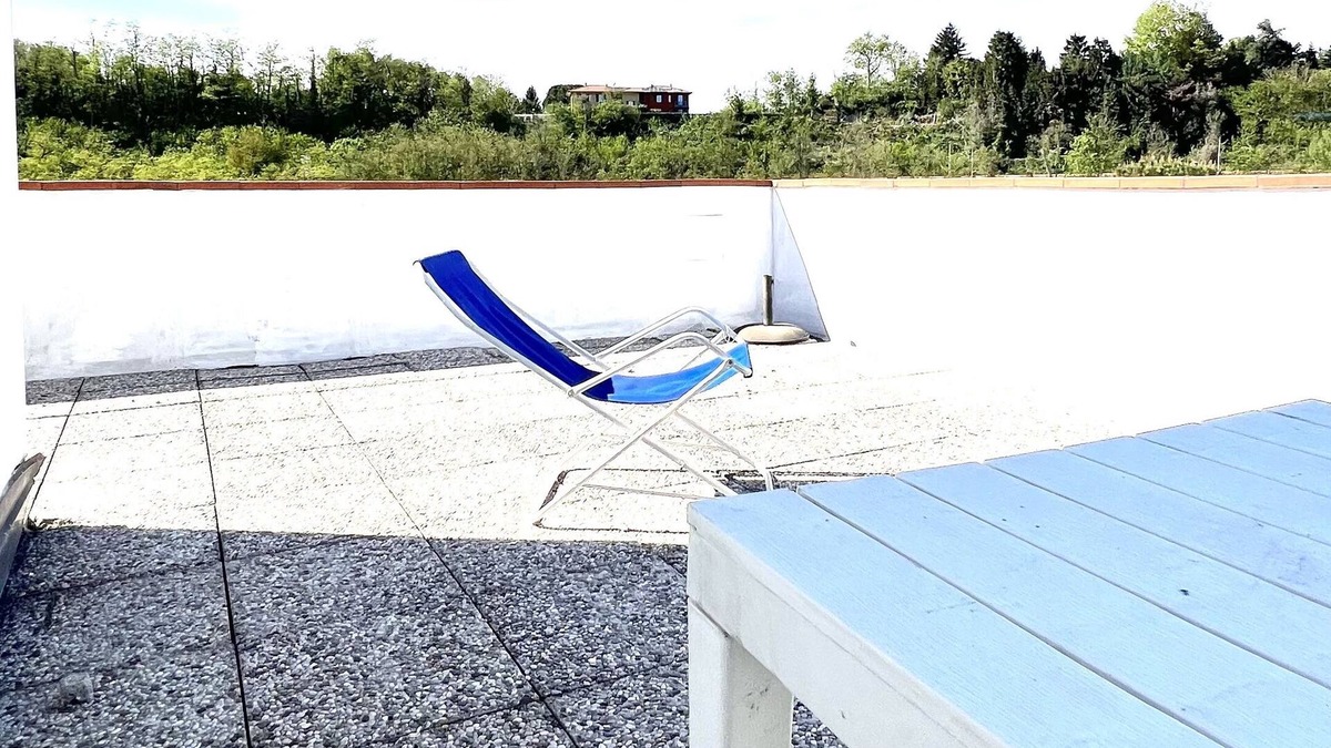 Albate Apartment | Romantic Italian apartment w/big terrace- 5 min from the lake !